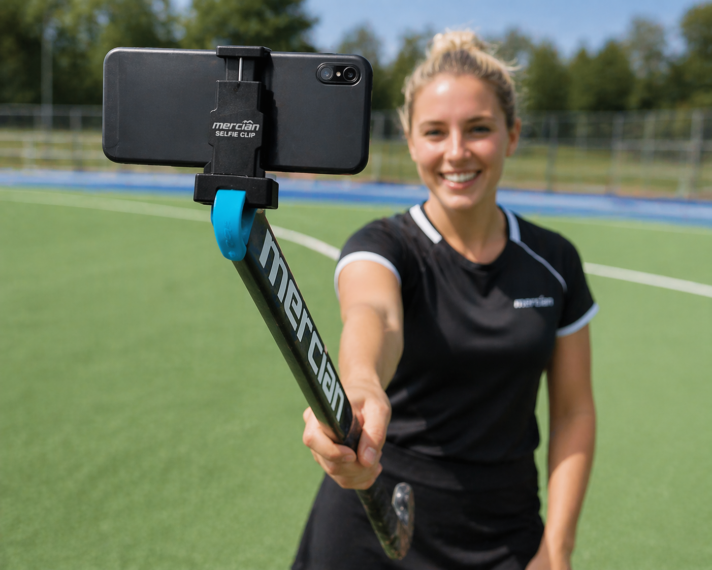 Hockeystick Selfie Clip